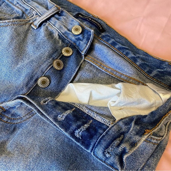 Brandy Melville Boyfriend Mom Jeans - Picture 5 of 9